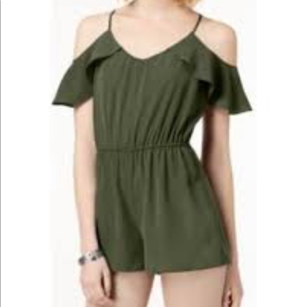 ❤️ Cute Black romper!